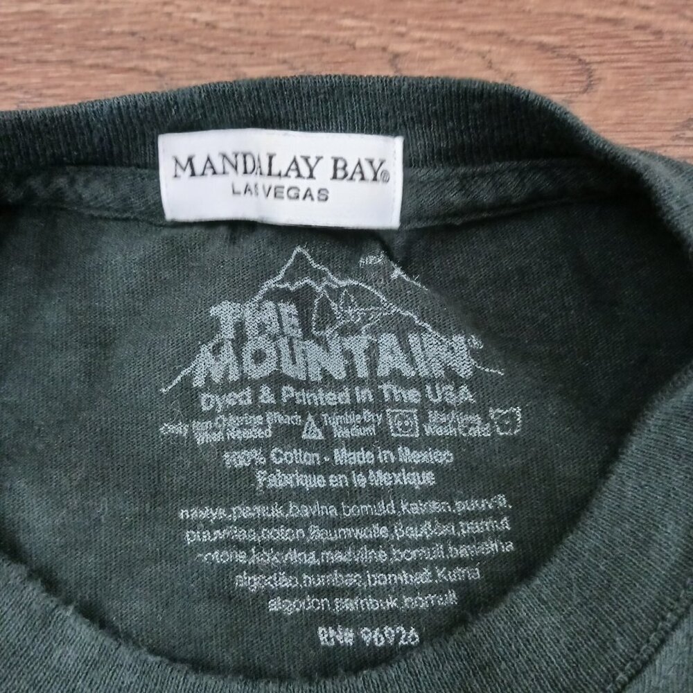 The Mountain Mandalay Bay Shark Reef‎ Aquarium T-Shirt Size XL David Penfound - Picture 4 of 6